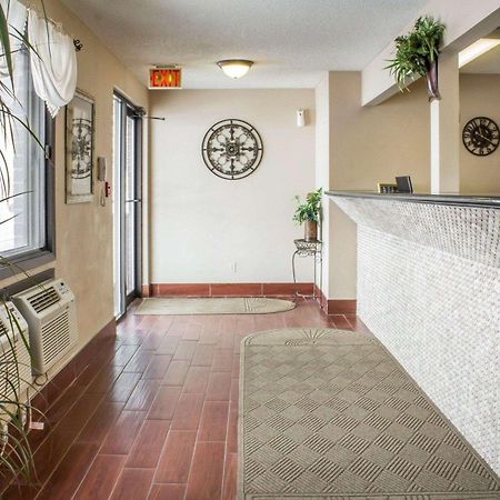 Econo Lodge Еймс Екстериор снимка