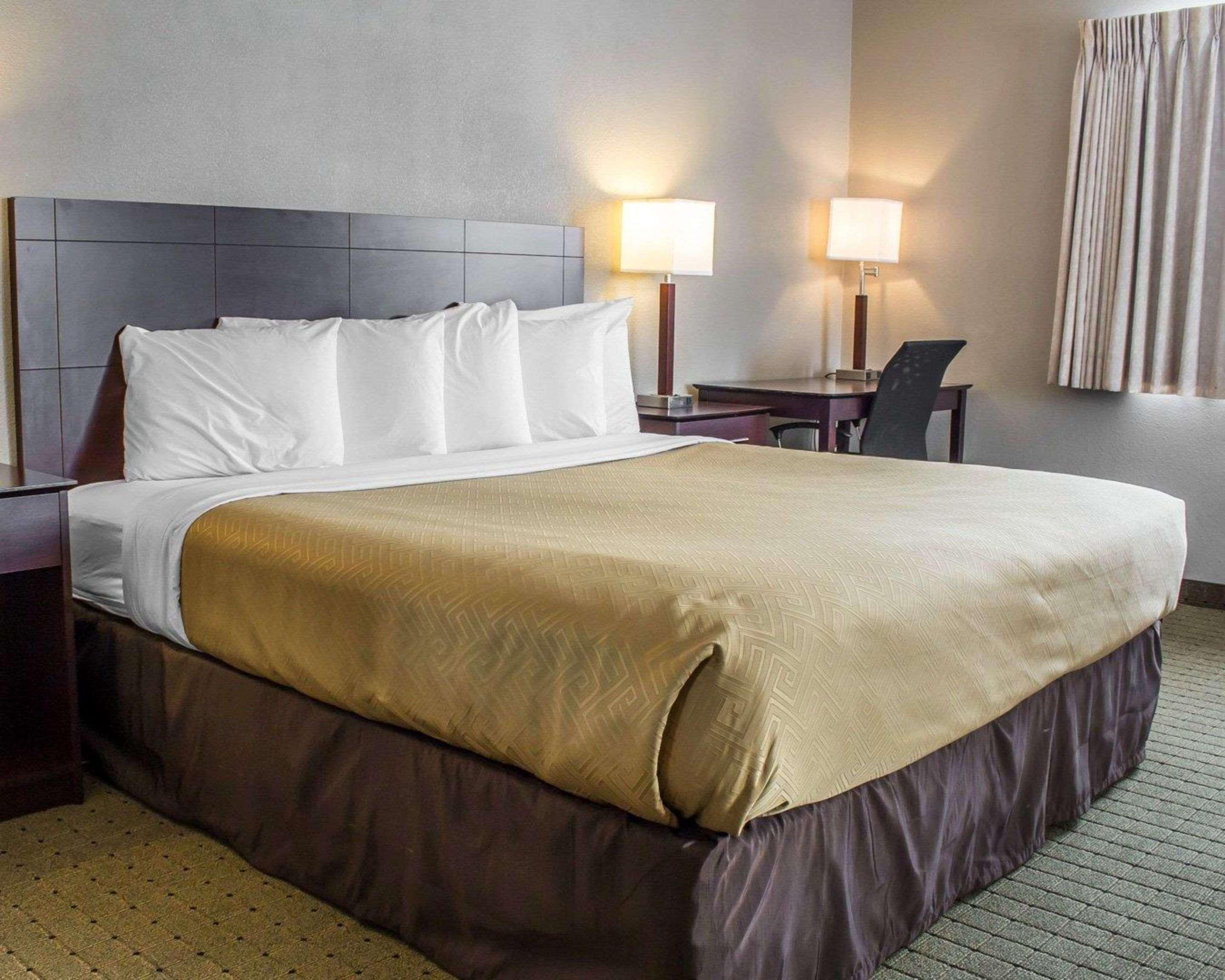 Econo Lodge Еймс Екстериор снимка
