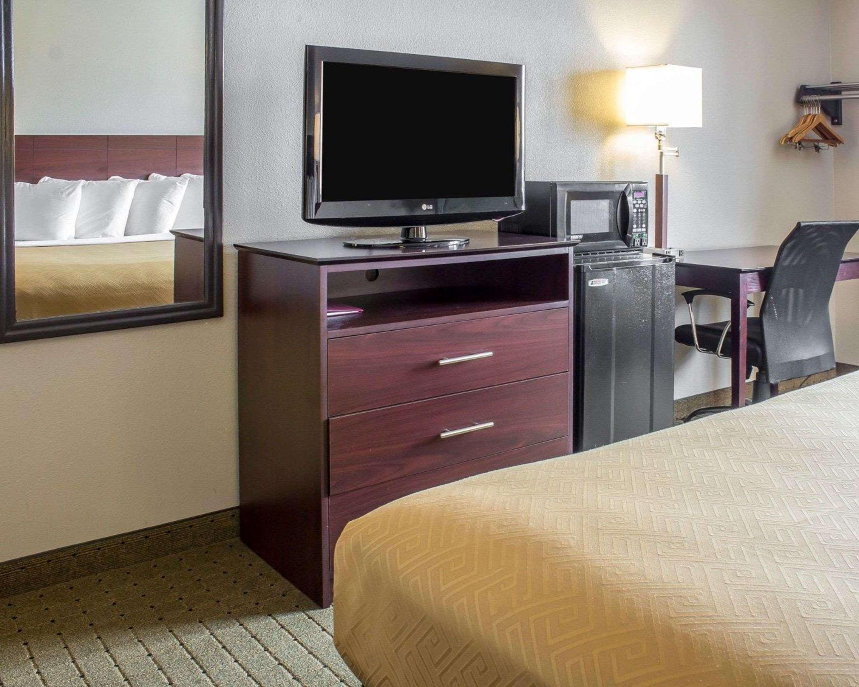 Econo Lodge Еймс Екстериор снимка