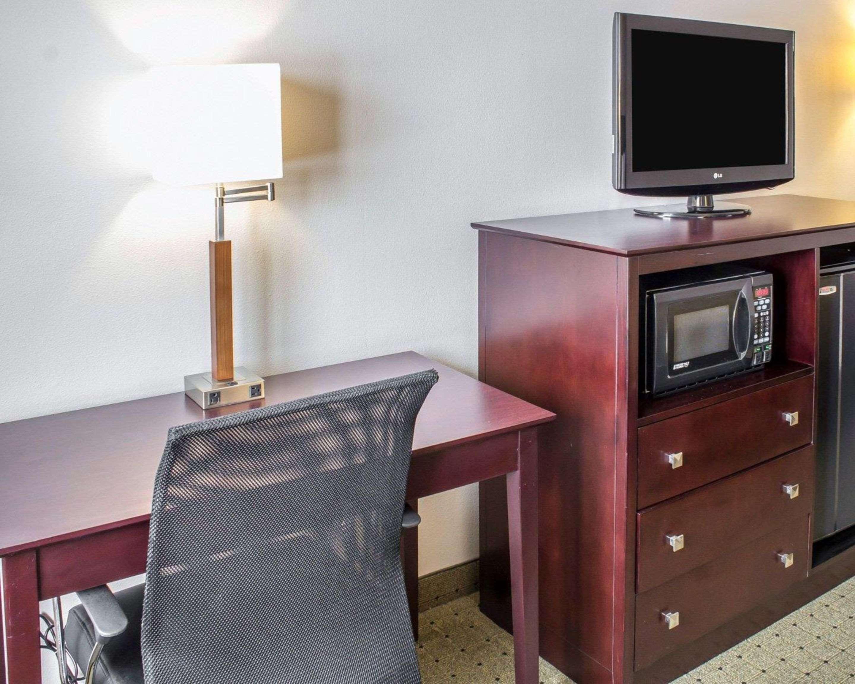 Econo Lodge Еймс Екстериор снимка
