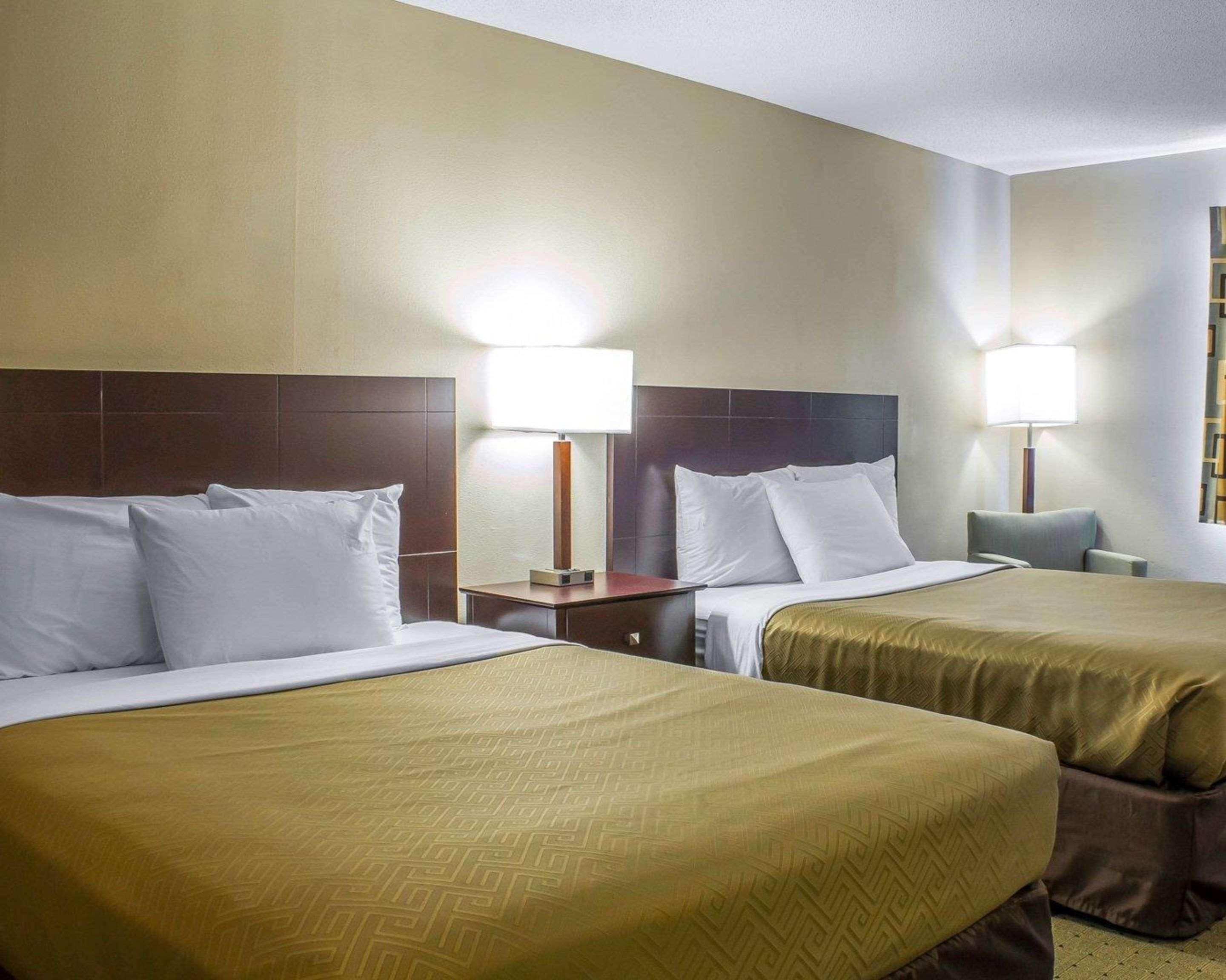 Econo Lodge Еймс Екстериор снимка