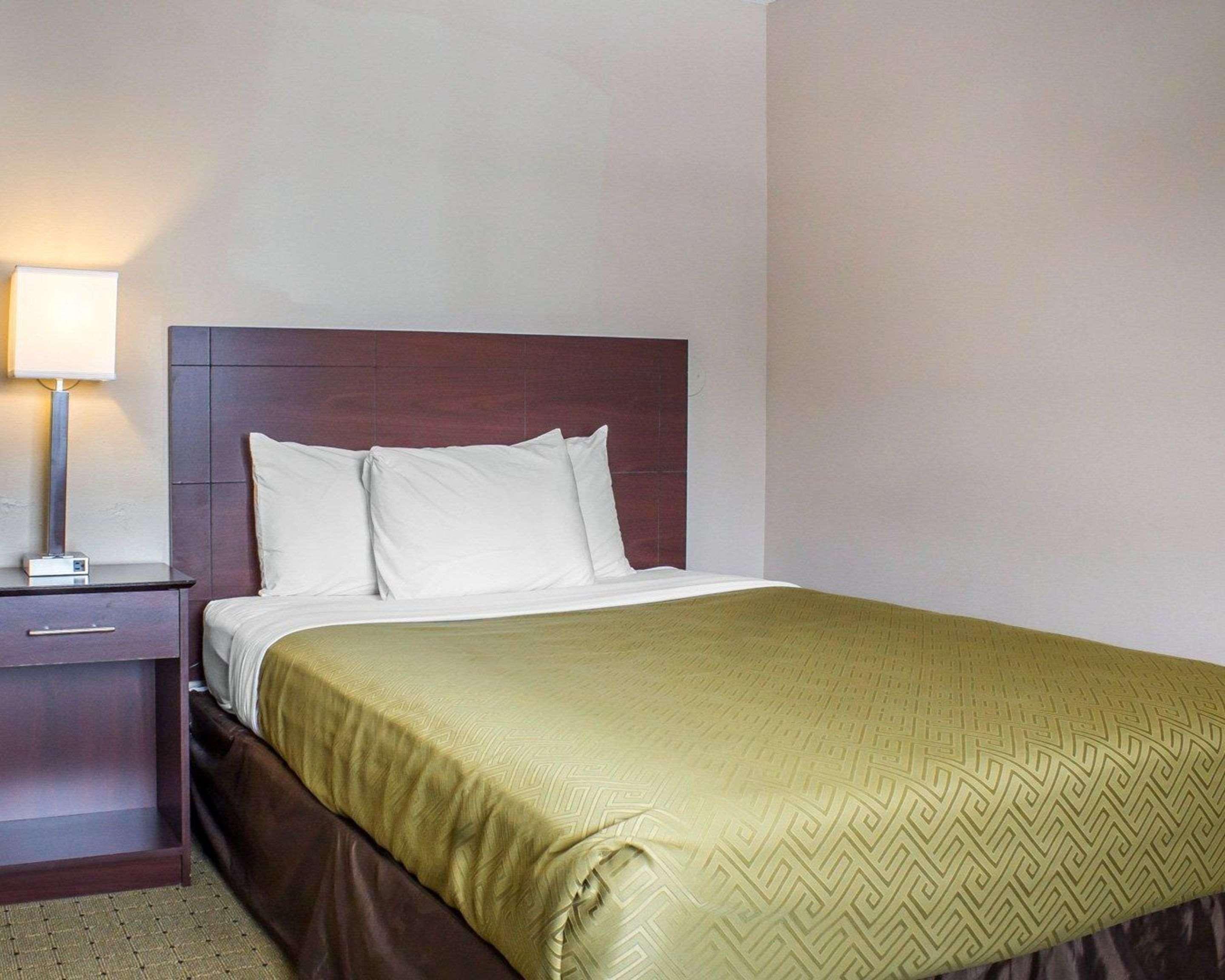 Econo Lodge Еймс Екстериор снимка