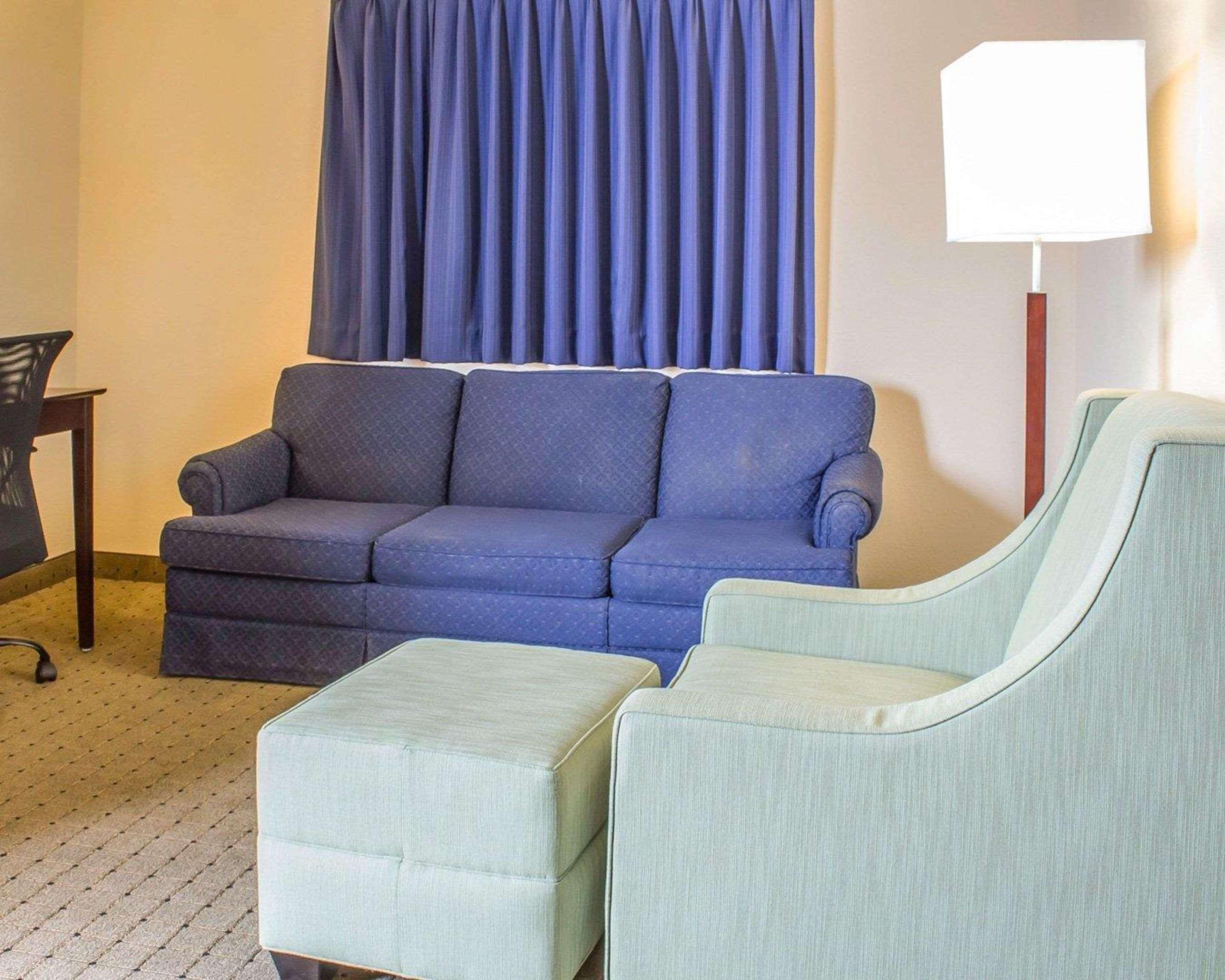 Econo Lodge Еймс Екстериор снимка