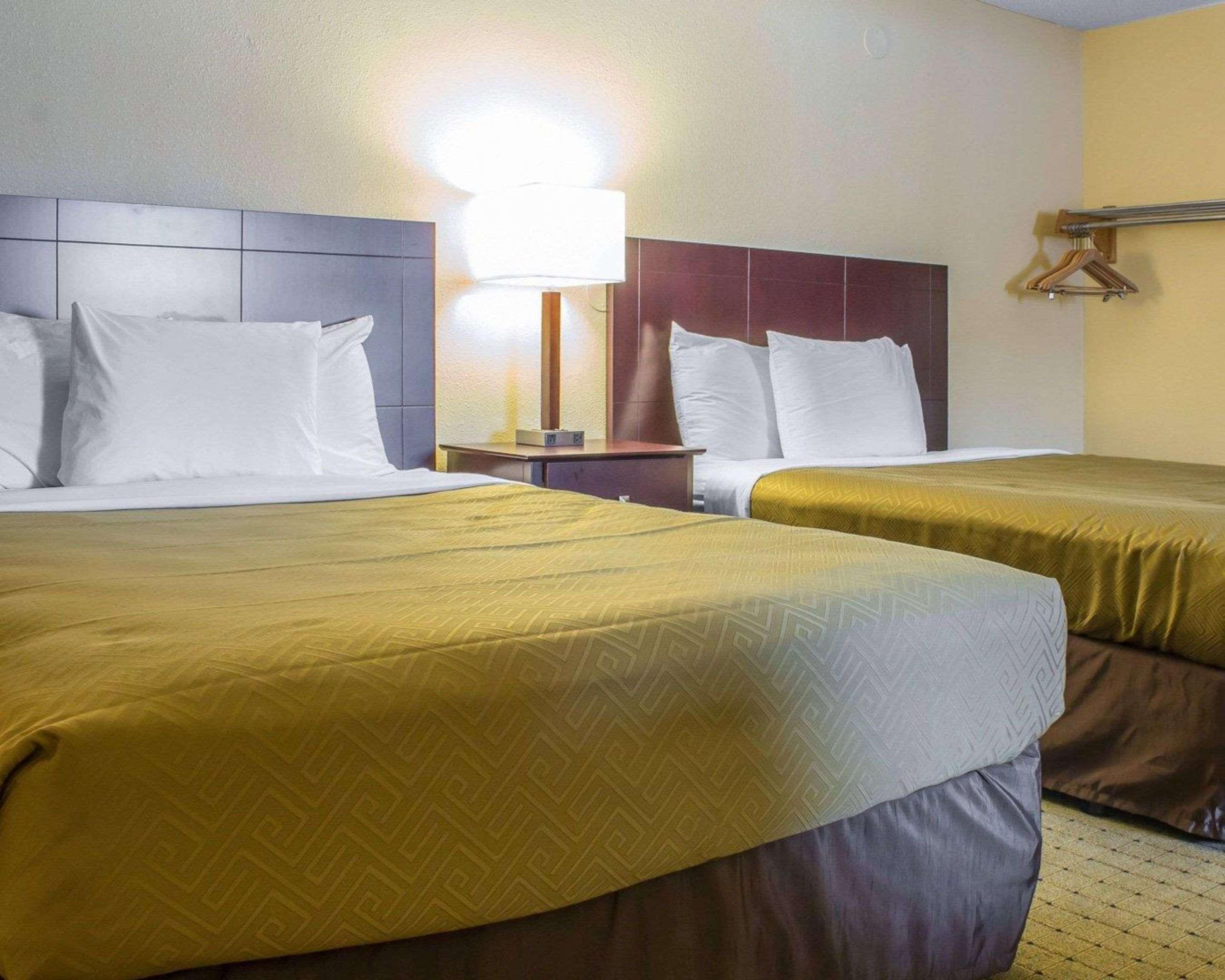 Econo Lodge Еймс Екстериор снимка