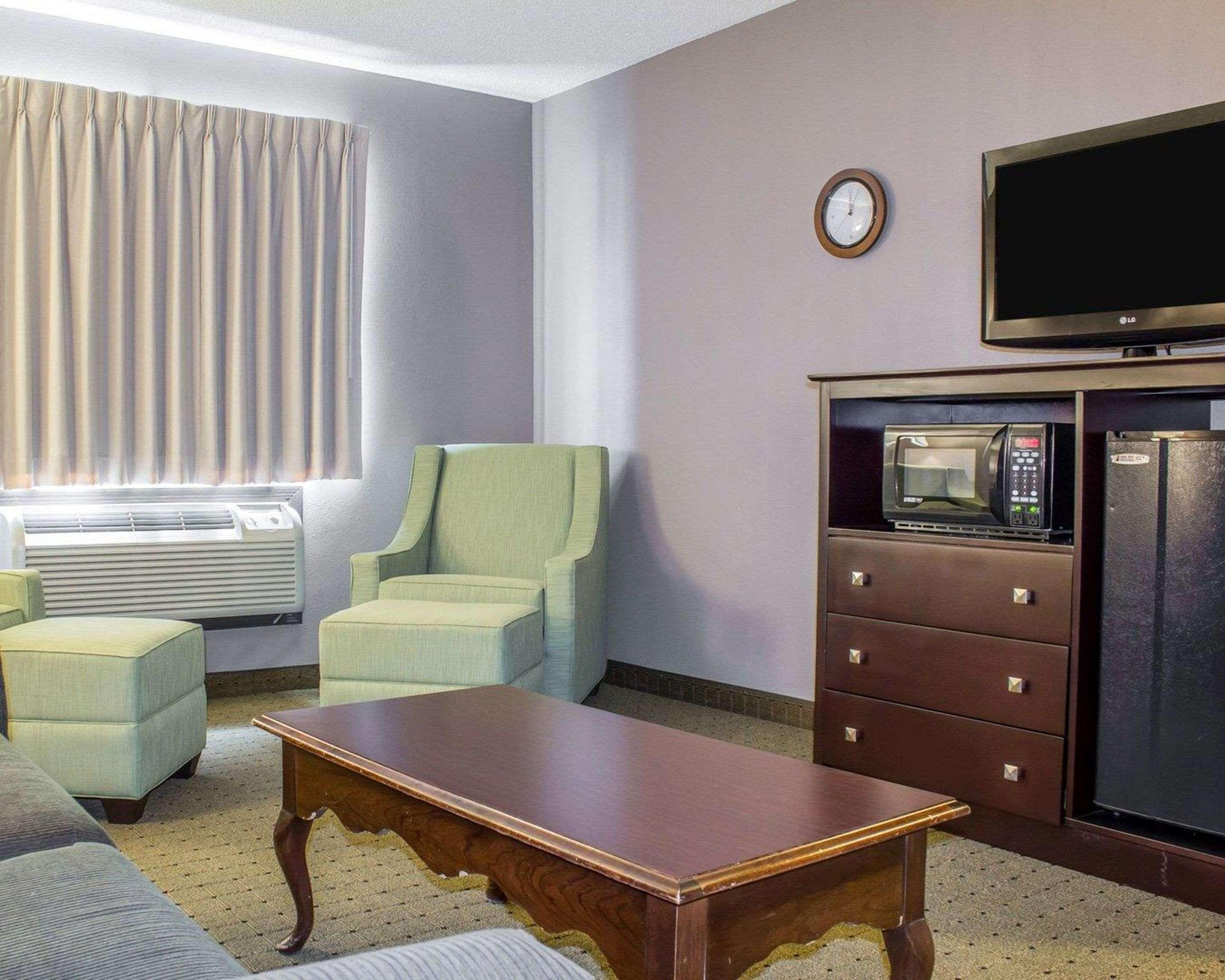 Econo Lodge Еймс Екстериор снимка