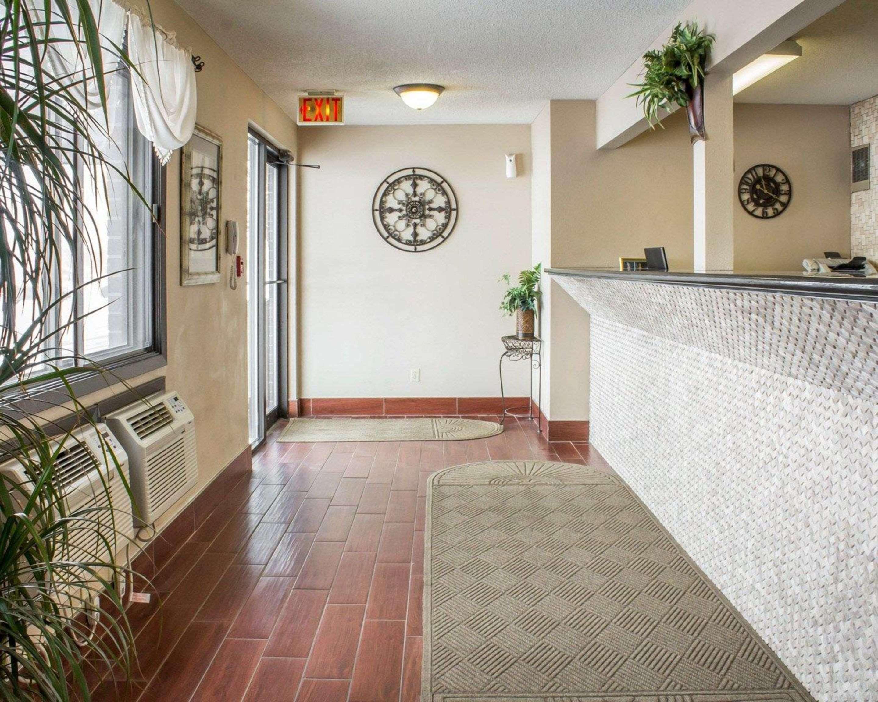 Econo Lodge Еймс Екстериор снимка