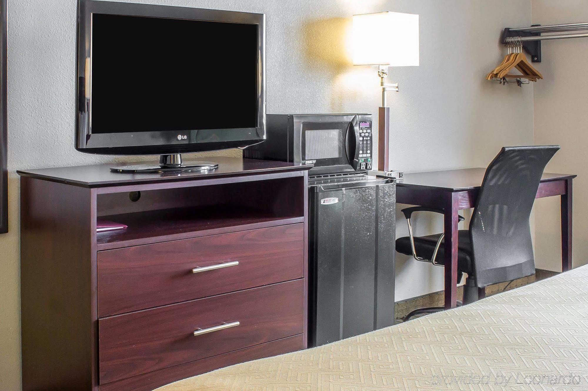 Econo Lodge Еймс Екстериор снимка