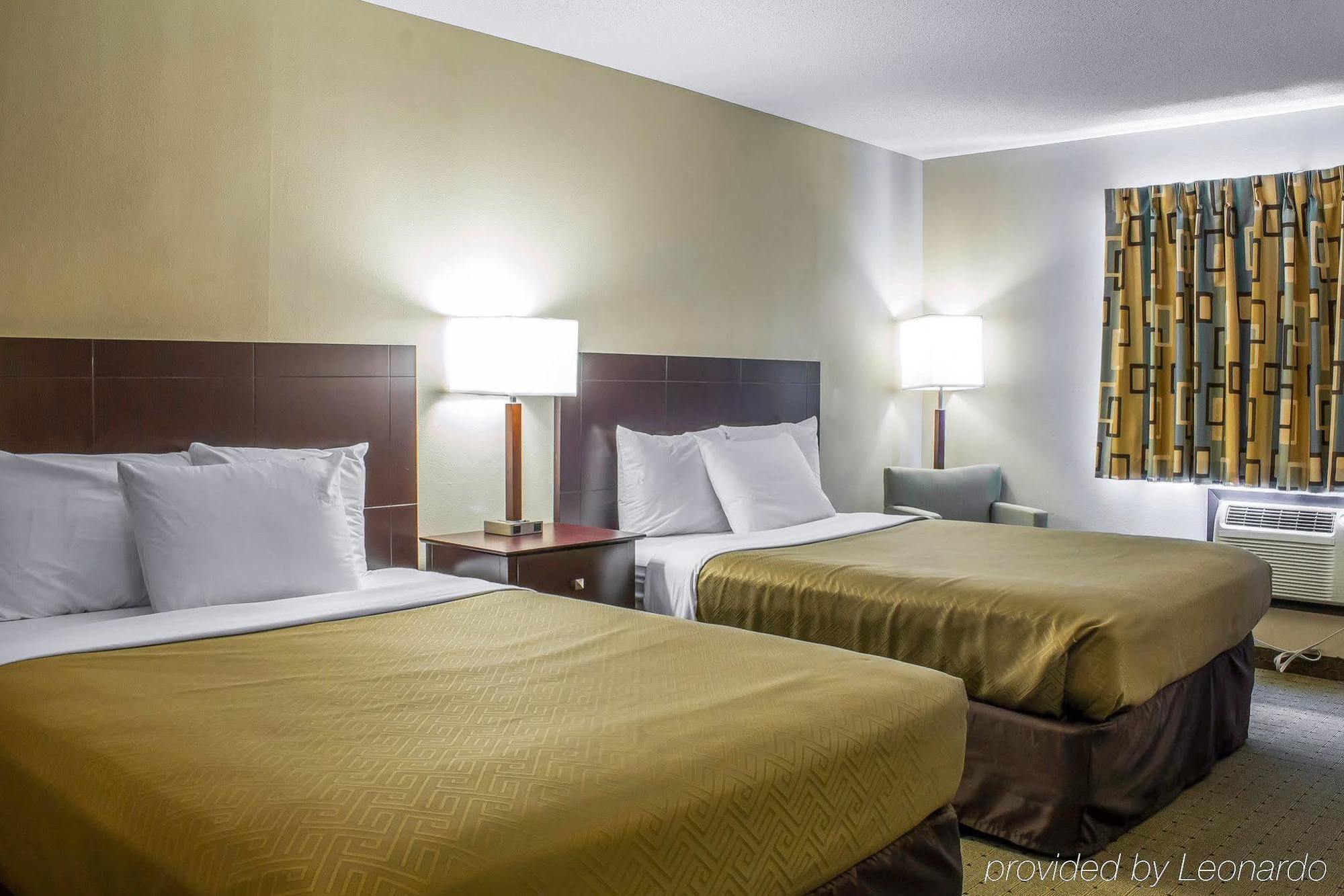 Econo Lodge Еймс Екстериор снимка