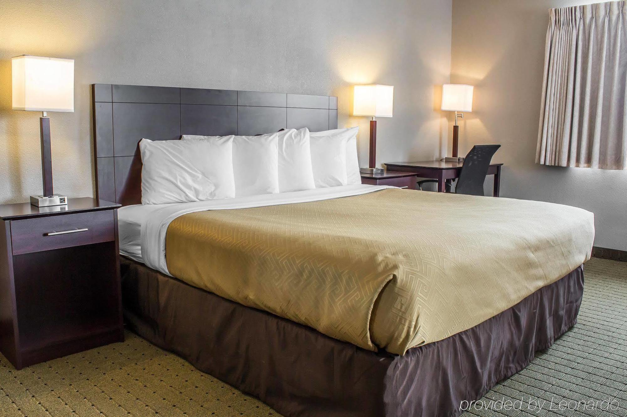 Econo Lodge Еймс Екстериор снимка